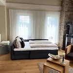 Haus Paradies Casa de Férias *