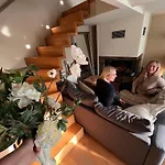 Haus Paradies Casa de Férias *